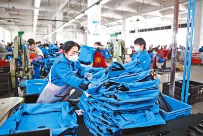 趕制訂單生產忙