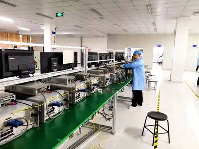 淮北新電子廠(chǎng)首張手機(jī)主板誕生，技術(shù)研發(fā)崗位報(bào)名者絡(luò)繹不絕